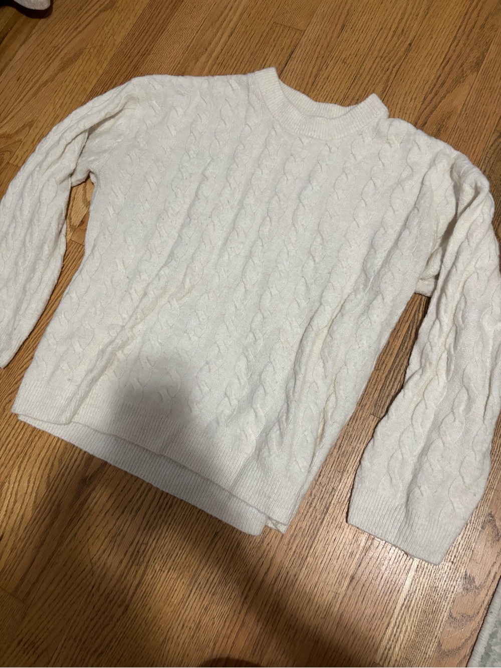 White cable knit oversized vintage sweater